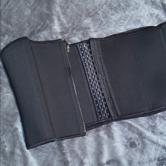 Zip up waist trainer - Picture 2 of 4